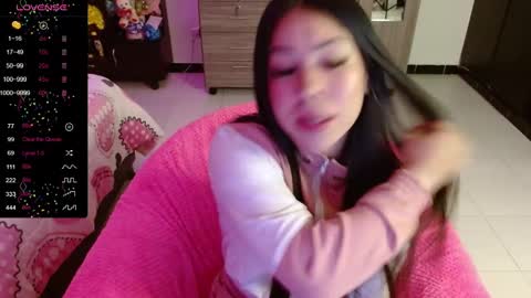 Snapshot of isabeella_24 chatting on 01-21-25, 02:11 Isabella online show from 01-21-25, 02:11