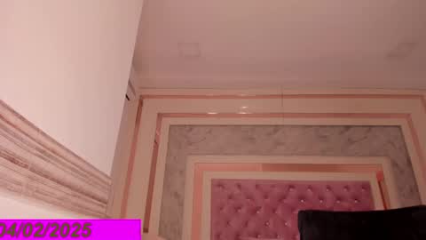 Snapshot of isabel_escorcia chatting on 02-04-25, 09:07 Isabel online show from 02-04-25, 09:07