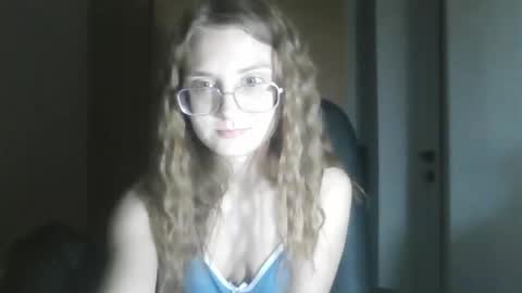 Snapshot of isabel_loveee chatting on 12-01-25, 10:26 isabel_loveee online show from 12-01-25, 10:26