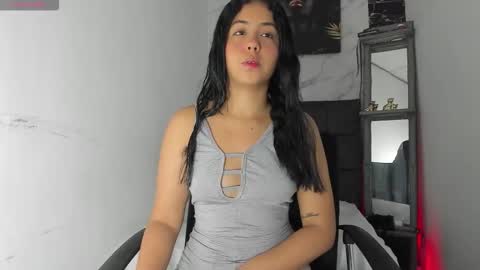 Isabella online show from 10-31-25, 07:48