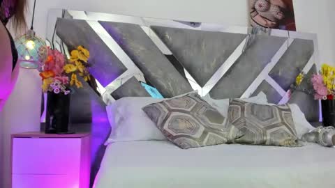 Mommy Isa online show from 05-18-26, 01:06