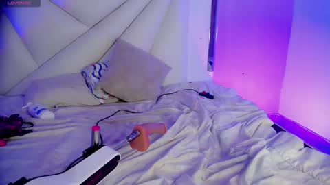 Snapshot of isabela_saenzz chatting on 09-29-25, 04:28 I S A B E L A ISA  online show from 09-29-25, 04:28