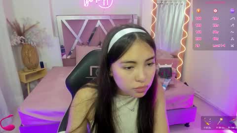 Snapshot of isabela_tay chatting on 11-18-25, 11:58 ISABELA online show from 11-18-25, 11:58