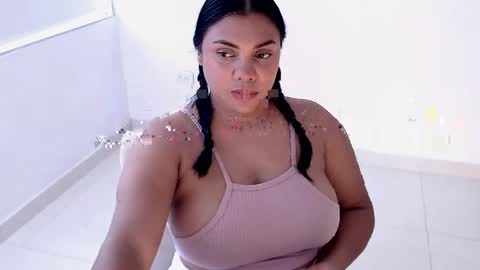 Snapshot of isabelateran chatting on 05-12-26, 06:38 isabelateran online show from 05-12-26, 06:38