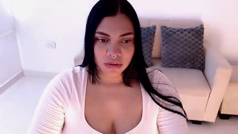 Snapshot of isabelateran chatting on 05-26-26, 06:37 isabelateran online show from 05-26-26, 06:37