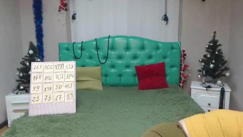 Snapshot of isabelblackberry chatting on 01-12-25, 12:12 IsabelBlackberry online show from 01-12-25, 12:12