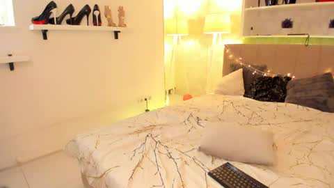 IsabelKiss online show from 06-07-26, 07:23