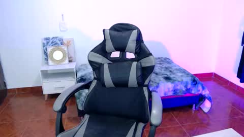 Snapshot of isabella__777 chatting on 12-14-25, 04:07 isabella__777 online show from 12-14-25, 04:07