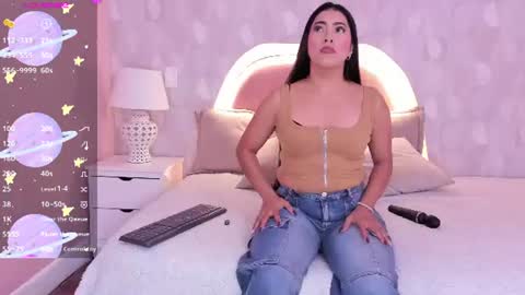 Snapshot of isabella__milf chatting on 07-15-26, 07:08 isabella__milf online show from 07-15-26, 07:08