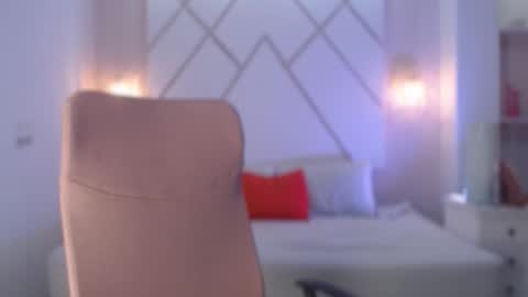 Isa  online show from 10-07-25, 04:04