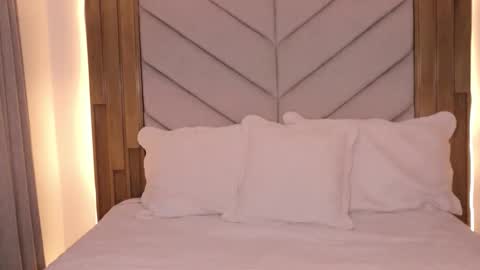 Isabella online show from 03-25-26, 06:52