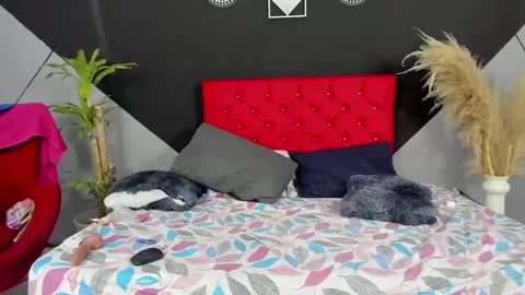 isabella_fire96 online show from 03-10-25, 05:07