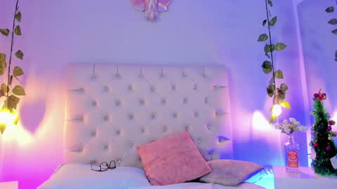 Snapshot of isabella_flowerss chatting on 01-03-25, 03:16 online show from 01-03-25, 03:16
