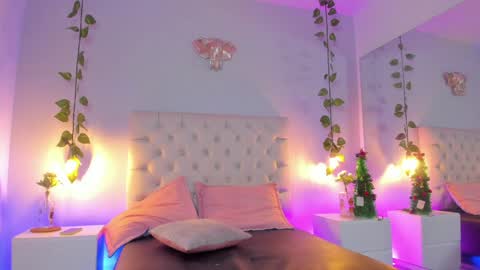 Snapshot of isabella_flowerss chatting on 01-12-25, 01:53 online show from 01-12-25, 01:53