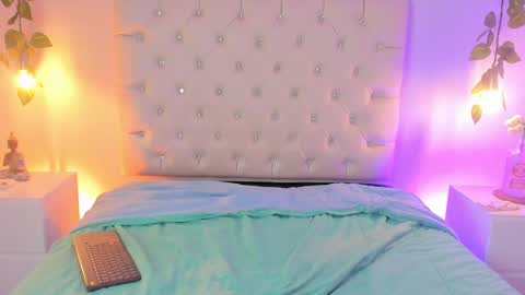 Snapshot of isabella_flowerss chatting on 09-16-25, 08:54 online show from 09-16-25, 08:54