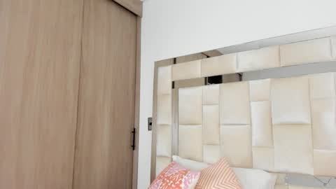 Snapshot of isabella_gomez11 chatting on 02-17-25, 09:41 isabella_gomez11 online show from 02-17-25, 09:41