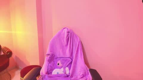 Isa  online show from 04-06-26, 01:12