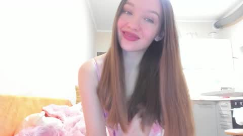 Snapshot of isabella_noir88 chatting on 10-18-25, 04:19 Isabella Noir online show from 10-18-25, 04:19