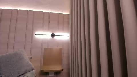 Snapshot of isabella_roberts13 chatting on 09-26-25, 08:35 isa online show from 09-26-25, 08:35