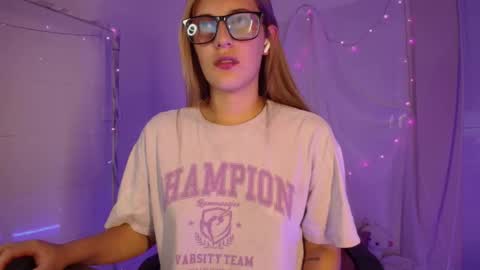 Snapshot of isabella_rross chatting on 11-14-25, 10:51 Isabella Rros online show from 11-14-25, 10:51