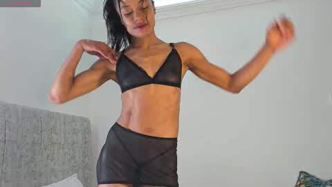 Isabella online show from 11-14-25, 12:20