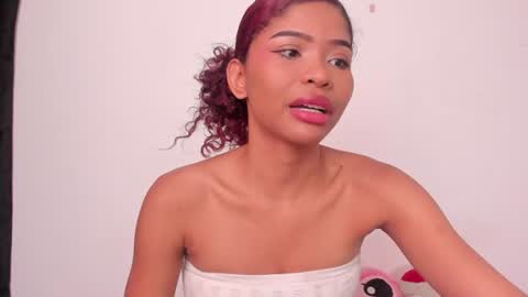 isabella online show from 01-27-25, 01:37