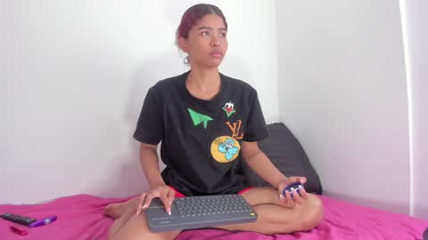 isabella online show from 02-09-25, 02:38