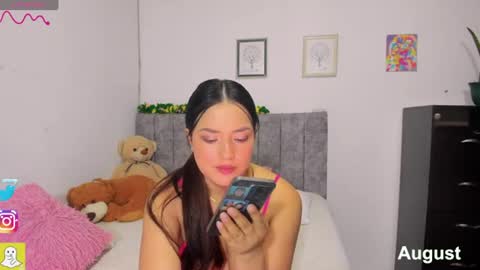 Snapshot of isabella_stone2 chatting on 08-05-26, 12:13 isabella online show from 08-05-26, 12:13