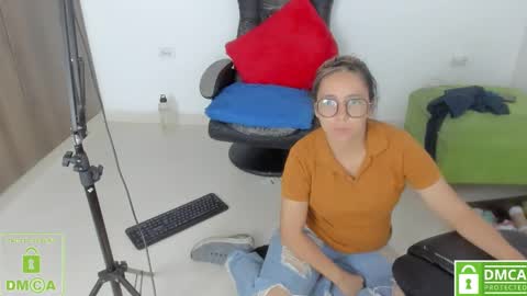 Isabella online show from 12-13-24, 03:38