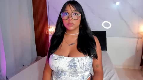 isabella zc online show from 12-04-25, 08:50