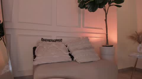 Snapshot of isabellaalen chatting on 06-24-26, 12:53 Isabella online show from 06-24-26, 12:53