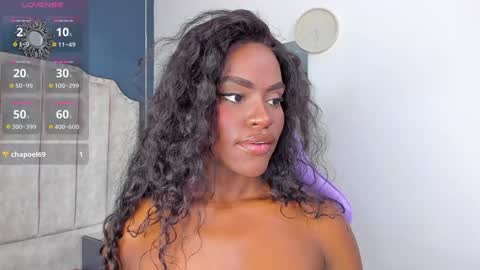 Snapshot of isabellabroms21 chatting on 12-23-24, 08:47    v online show from 12-23-24, 08:47