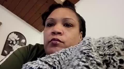 Snapshot of isabellacloverlove chatting on 03-17-26, 02:16 Isabella online show from 03-17-26, 02:16