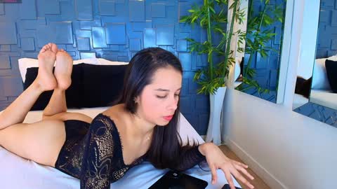 Isabella online show from 12-10-24, 10:58