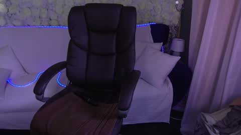 Snapshot of isabellafoxyy chatting on 06-04-26, 06:08 Marina online show from 06-04-26, 06:08