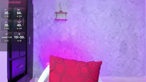 Instagram soybella01  online show from 10-16-25, 07:37