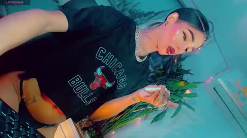 isabellagirs online show from 04-10-26, 12:21