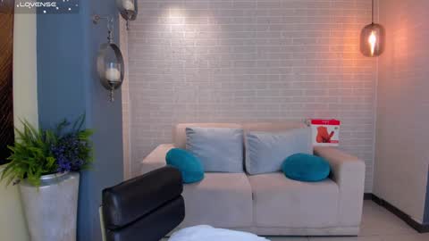 Isa Hill  online show from 12-20-24, 08:12