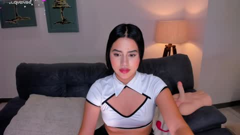 Isa Hill  online show from 01-08-25, 01:11