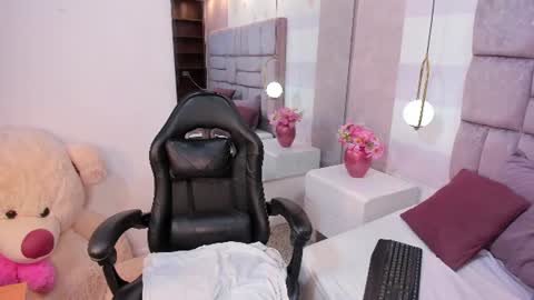 Snapshot of isabellaivyy chatting on 07-05-26, 04:30 Isabella online show from 07-05-26, 04:30