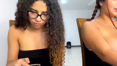 Snapshot of isabellakoffs chatting on 01-26-25, 03:59 Isabella.. back again online show from 01-26-25, 03:59