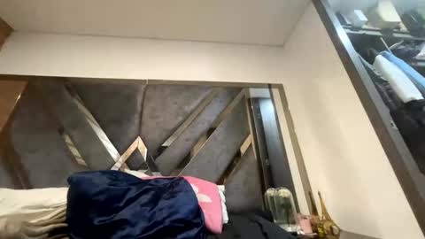 Snapshot of isabellakoffs chatting on 10-07-25, 05:37 Isabella.. back again online show from 10-07-25, 05:37