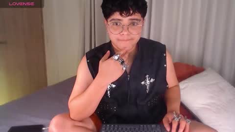 Isabella Mout  online show from 03-14-26, 09:53