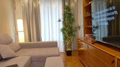Snapshot of isabellauribe chatting on 05-02-26, 12:54 isabellauribe online show from 05-02-26, 12:54