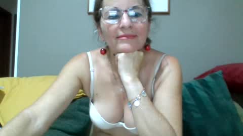 isabella online show from 06-22-26, 11:02