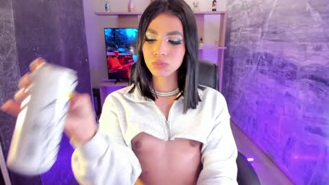 Isa online show from 12-21-24, 05:25