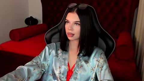isabellevale online show from 10-08-25, 06:49