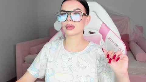isabellevale online show from 10-15-25, 06:08