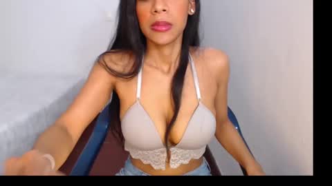 Snapshot of isabellla_grenz chatting on 12-11-24, 05:10 Isabella online show from 12-11-24, 05:10