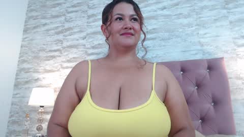 Snapshot of isabellmendez_ chatting on 12-28-24, 02:11 IsabellMendez online show from 12-28-24, 02:11